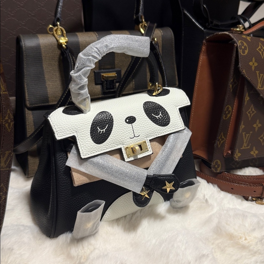 Black and White genuine leather mini Panda Design Handbag - Picture 3 of 14